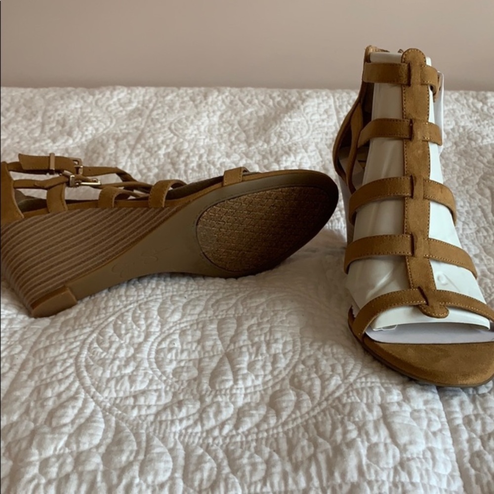 Never worn Jessica Simpson SHAINY wedge
